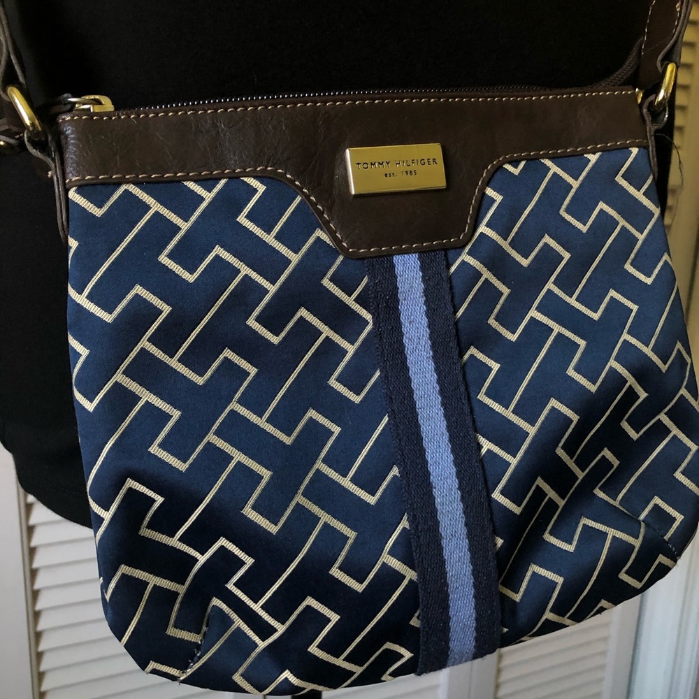 Tommy Hilfiger small handbag